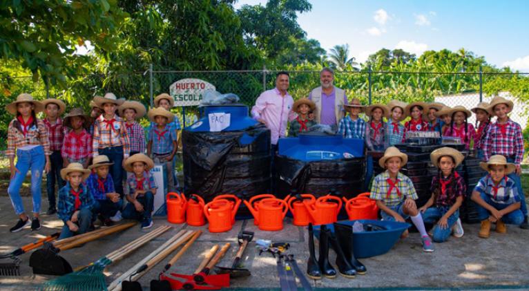 fao-representative-delivers-donation-to-school-in-havana