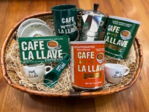 summer-cafe-la-llave-basket-giveaway