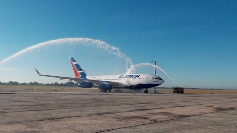 cubana-de-aviacion-celebra-como-nuevo-il-96-300-reparado-en-rusia