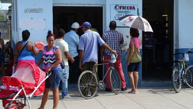 cubans-who-leave-the-country-for-more-than-two-months-will-lose-their-ration-book