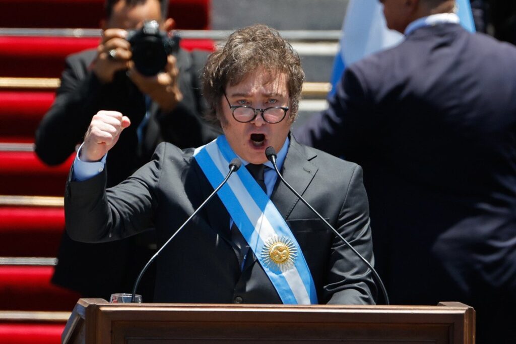 argentina:-milei-jura-como-nuevo-presidente