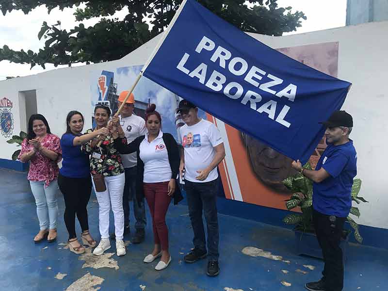 distinguen-a-termoelectrica-de-felton-con-bandera-de-proeza-laboral