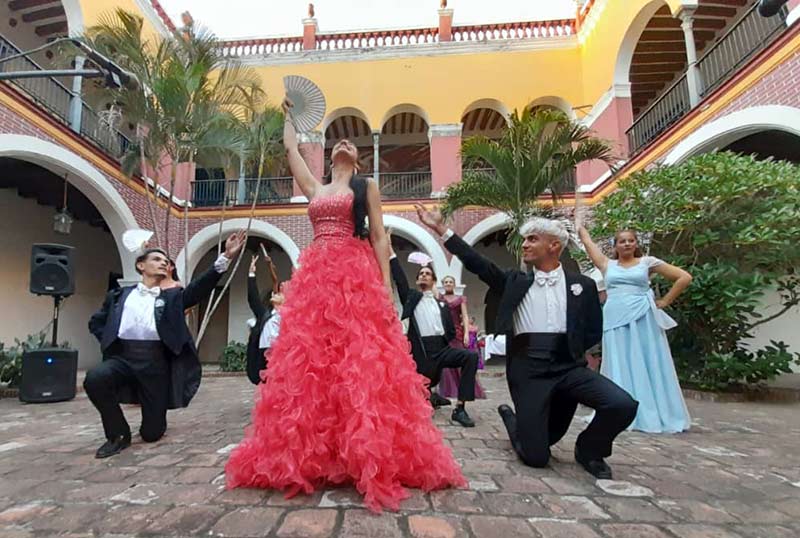 celebran-a-cecilia-valdes-universitarios-holguineros