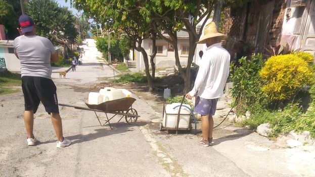 manzanillo-cuba-is-without-water,-with-a-deteriorated-aqueduct-and-a-single-water-truck-that-circulates-through-its-streets