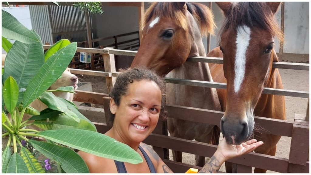 a-cuban-woman-who-rescues-abandoned-horses-in-nicaragua