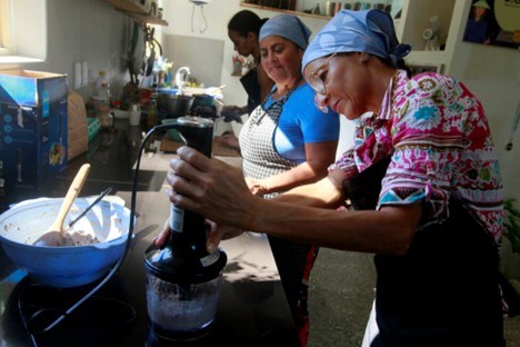 cuban-businesses-trying-to-make-healthy-foods-available
