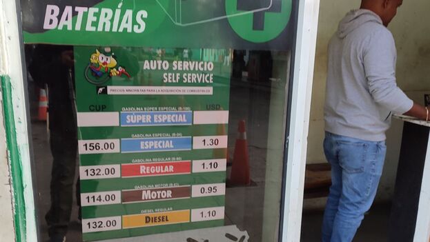 some-gas-stations-already-display-the-new-prices-in-cuban-pesos-and-dollars