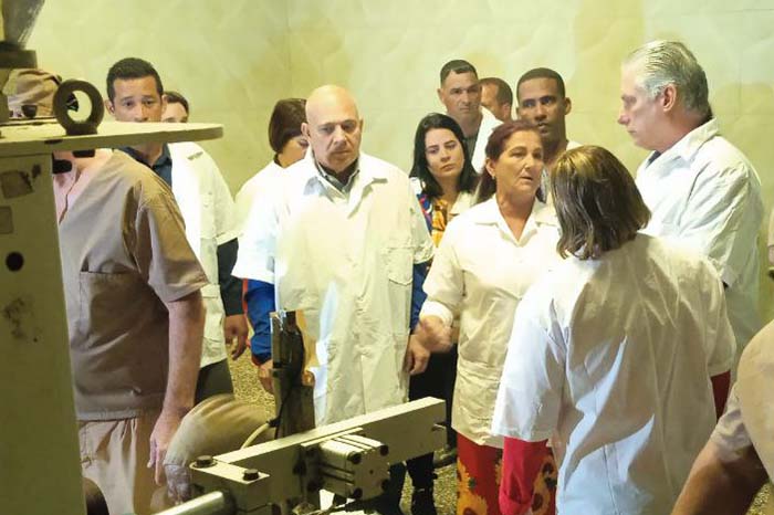 diaz-canel-visits-important-economic-entities-in-cuban-western-province