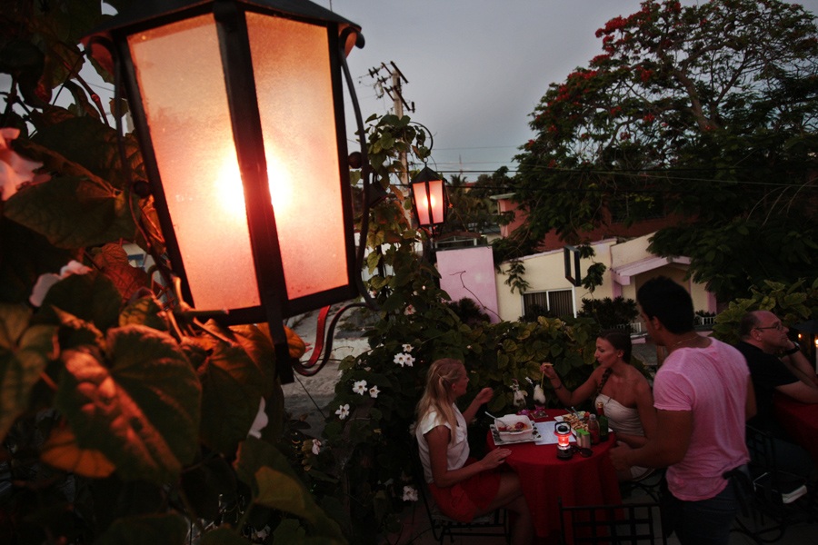 bar-inclusivo-se-fortalece-en-el-mayor-balneario-cubano