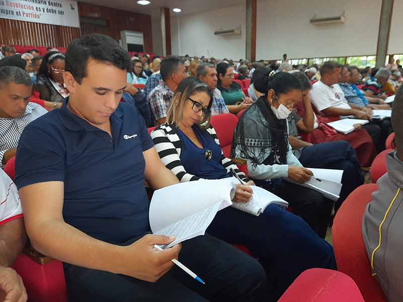 desarrollan-sesion-ordinaria-de-la-asamblea-municipal-del-pp-en-holguin