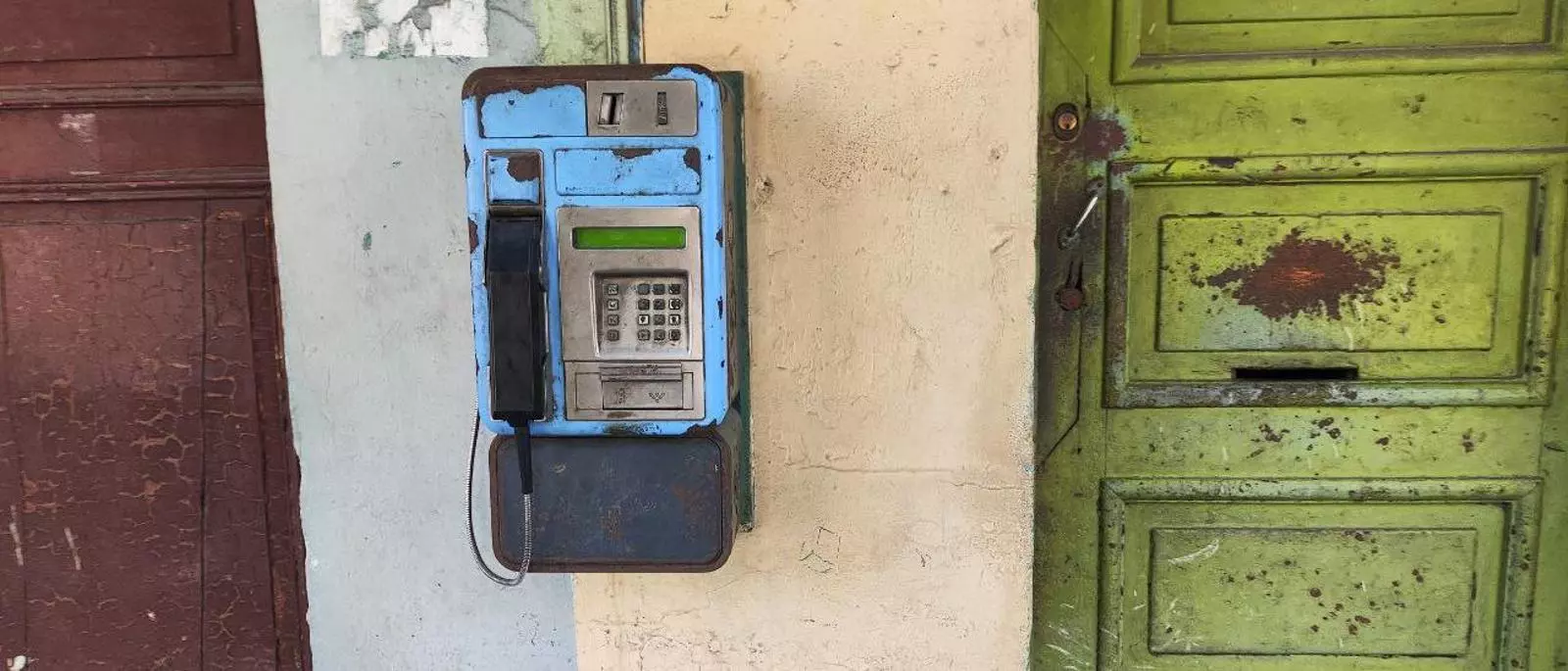 dirty-or-broken,-public-pay-phones-survive-in-cuba