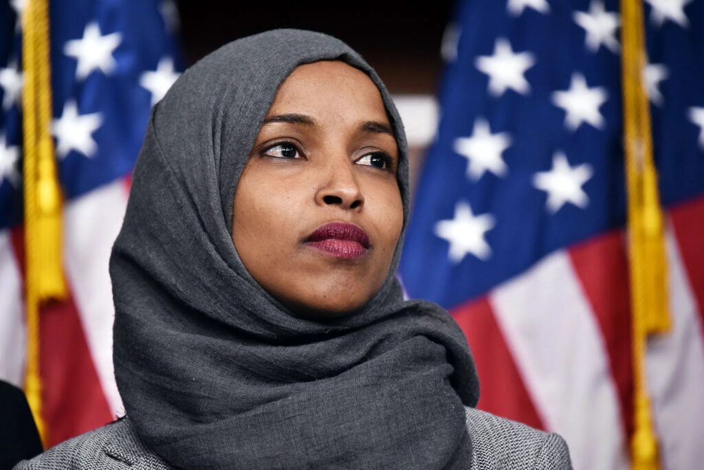 ilhan-omar,-otra-voz-en-el-congreso-que-pide-a-biden-un-cambio-hacia-cuba