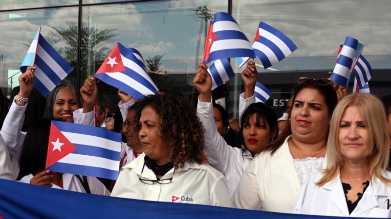 la-llegada-de-casi-un-centenar-de-doctores-cubanos-a-honduras-genera-rechazo-en-el-colegio-medico-de-ese-pais