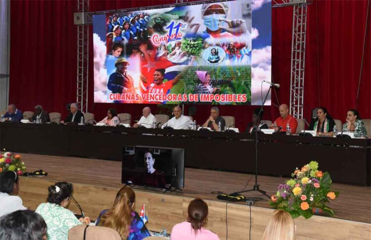 diaz-canel-attends-closing-of-11th-cuban-women’s-federation-congress
