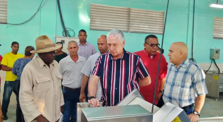 diaz-canel-tours-municipalities-in-eastern-region-of-the-country