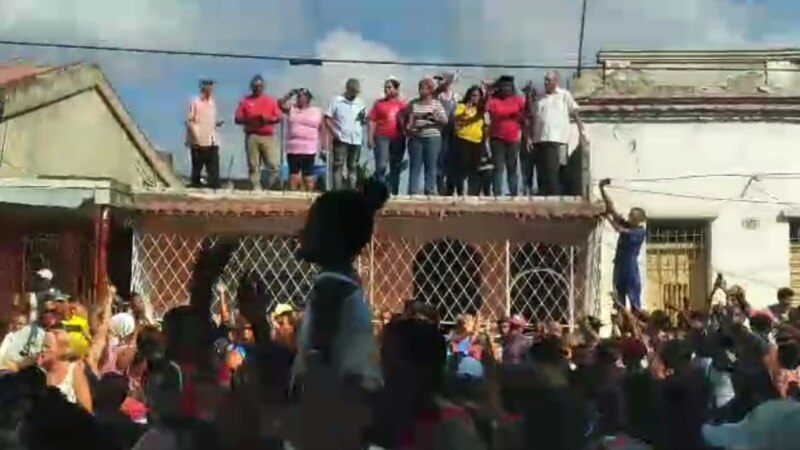 prensa-oficialista-califica-de-“espectaculo-denigrante”-protestas-del-17m-en-santiago-de-cuba