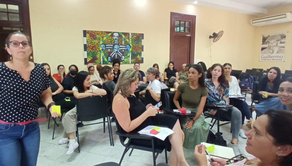 taller-sobre-comunicacion-inclusiva-en-sector-privado-cubano