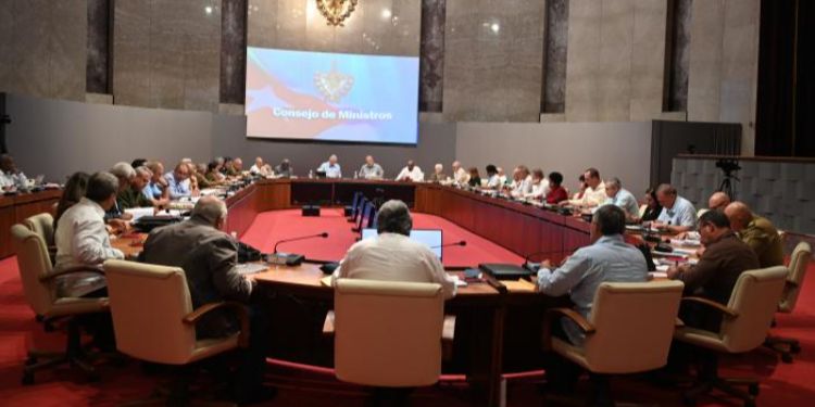 regimen-reconoce-que-ni-la-zafra-ni-el-turismo-marchan-como-habia-planificado