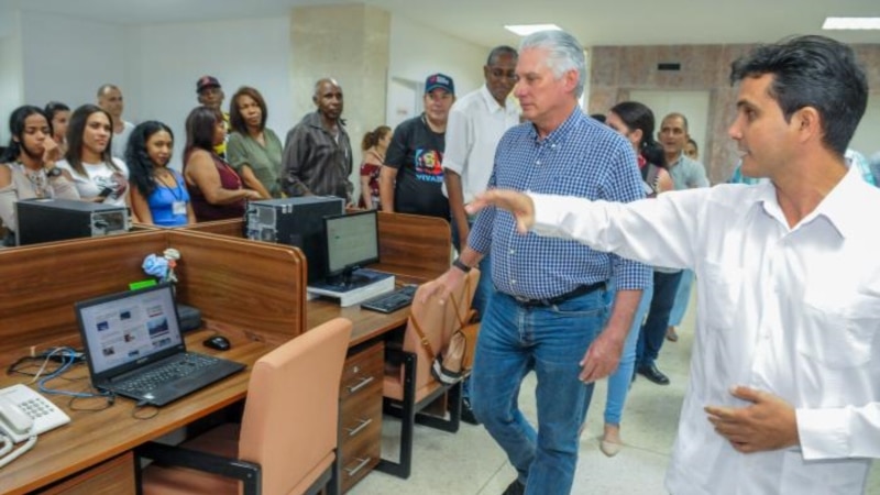 diaz-canel-le-pide-al-granma-convertirse-en-el-diario-“que-mas-se-lee-en-cuba”