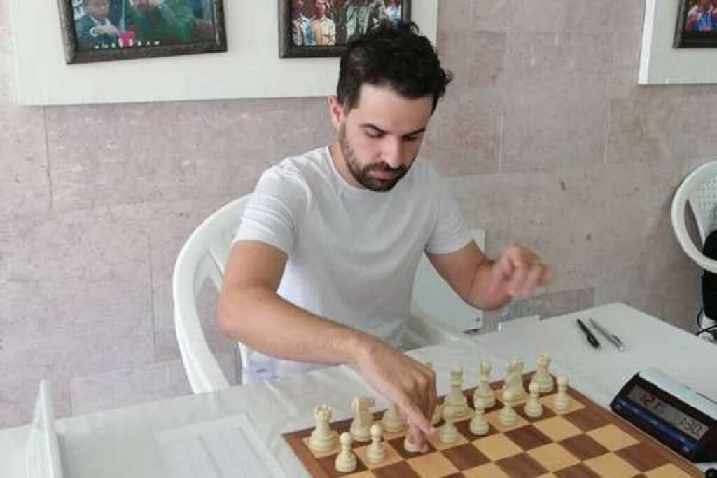 elier-miranda-conquista-la-corona-de-torneo-ajedrecistico-en-veracruz