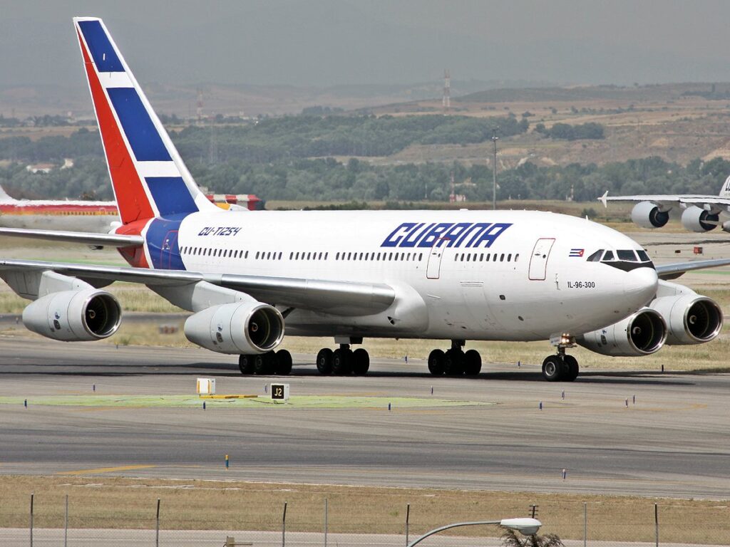 cubana-de-aviacion-suspende-sus-vuelos-a-argentina-y-el-minrex-senala-al-embargo