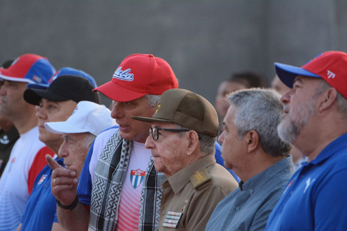 raul-and-diaz-canel-attend-may-day-parade-in-havana
