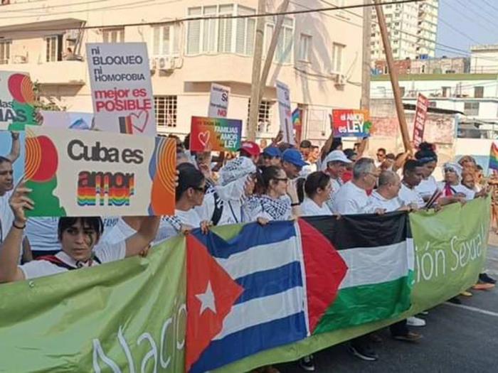 por-palestina-libre-conga-contra-la-homofobia-y-la-transfobia-en-cuba