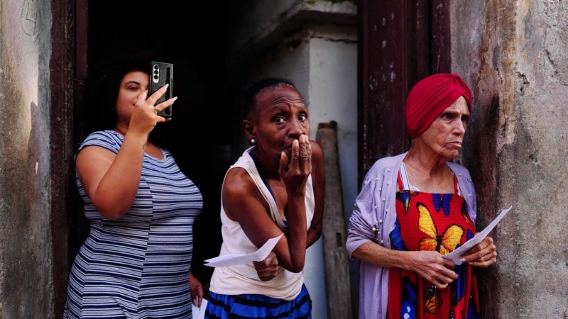 madres-cubanas-celebran-su-dia-en-un-pais-en-crisis-profunda-y-con-mas-de-mil-presos-politicos