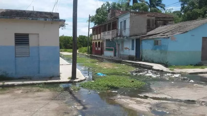 new-trash-dumps-and-puddles-like-lakes,-the-hygiene-situation-in-matanzas,-cuba