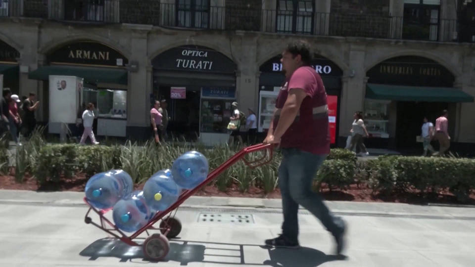 mexico-faces-water-shortages-as-another-heat-wave-sends-temperatures-soaring