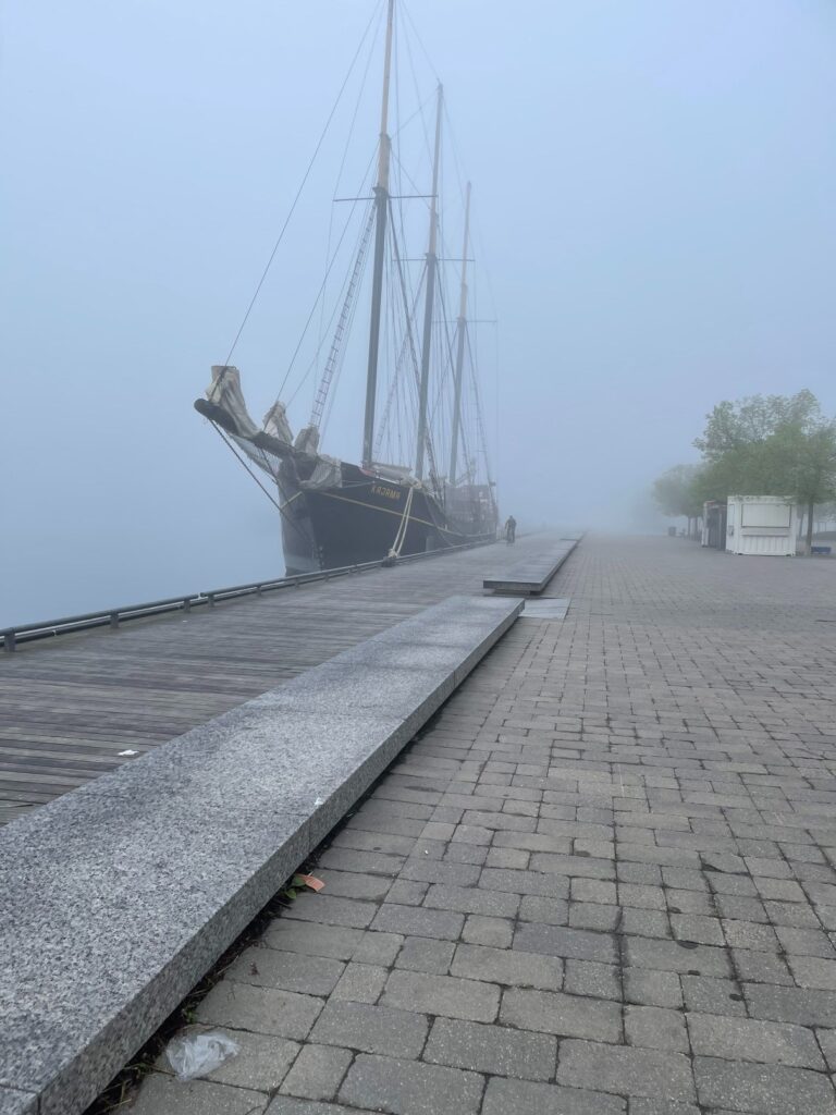 the-ghost-ship,-toronto,-canada-–-photo-of-the-day