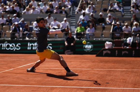 carlos-alcaraz-hace-historia-para-el-tenis-espanol-y-se-cuela-en-la-final-del-roland-garros