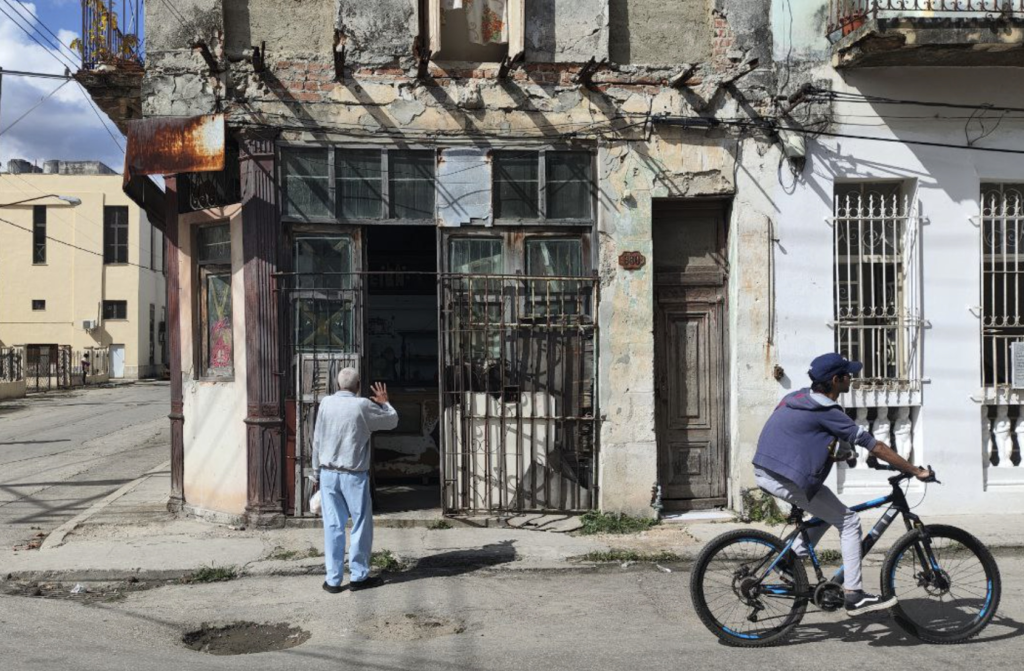 one-hundred-of-the-692-existing-ration-stores-in-las-tunas,-cuba,-were-looted-in-2023