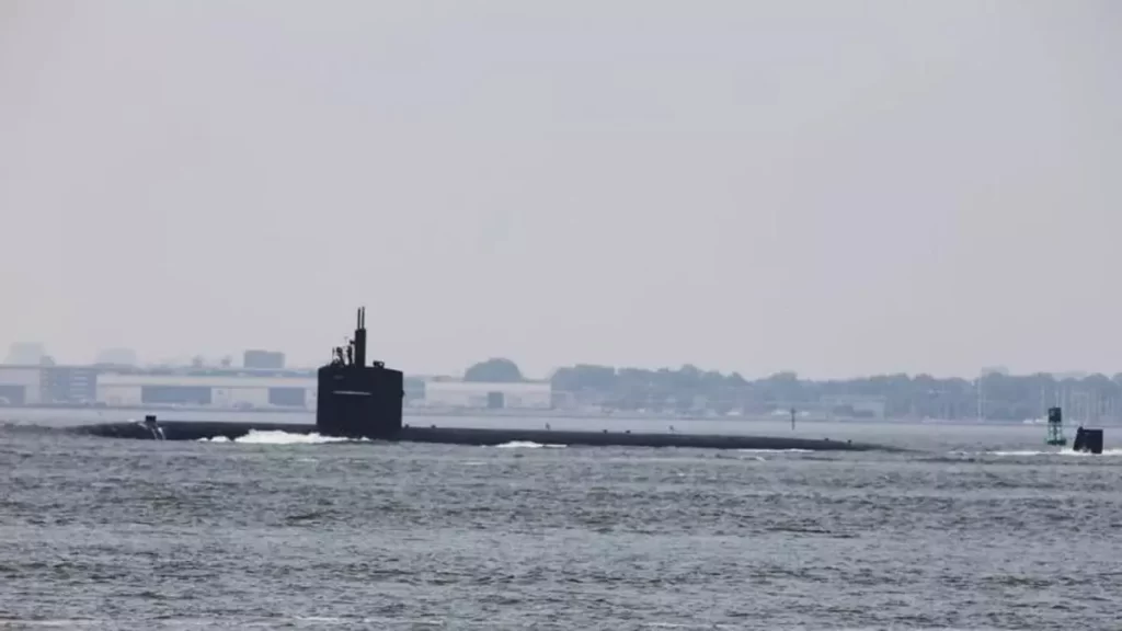 with-the-arrival-of-a-submarine-from-the-united-states-in-guantanamo,-cuba-returns-to-the-cold-war