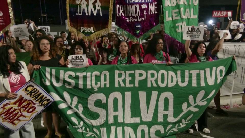 reproductive-rights-groups-protest-as-brazilian-lawmakers-advance-anti-abortion-bill