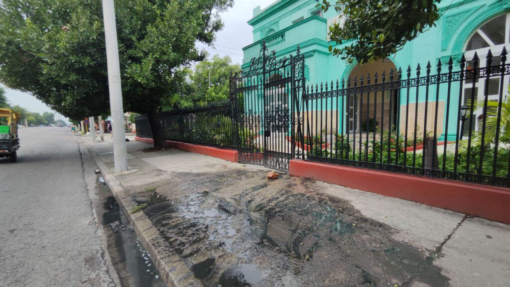 a-river-of-sewage-water-surrounds-a-polyclinic-in-havana