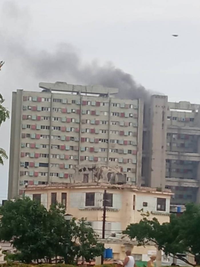 controlado-incendio-en-edificio-giron,-del-vedado