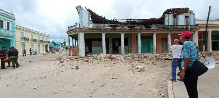 heavy-rains-cause-two-buildings-to-collapse-in-matanzas-province,-cuba