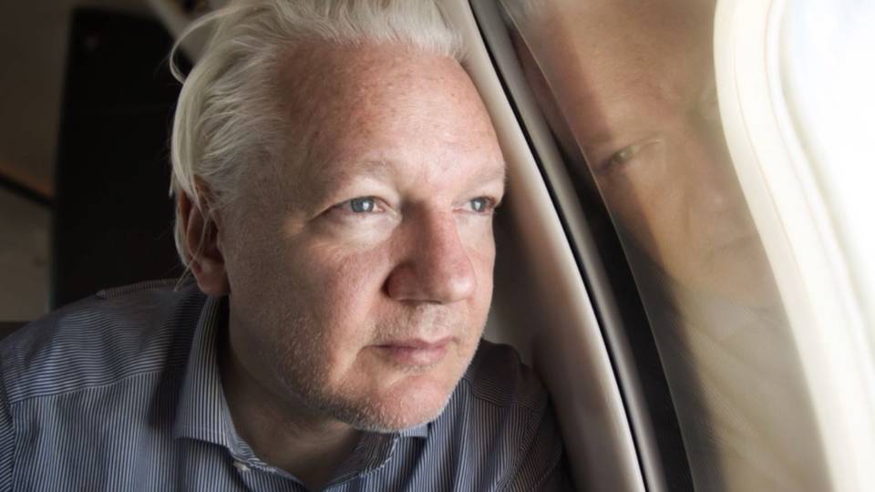 julian-assange-secures-freedom-after-reaching-plea-deal-with-us,-leaving-uk-prison