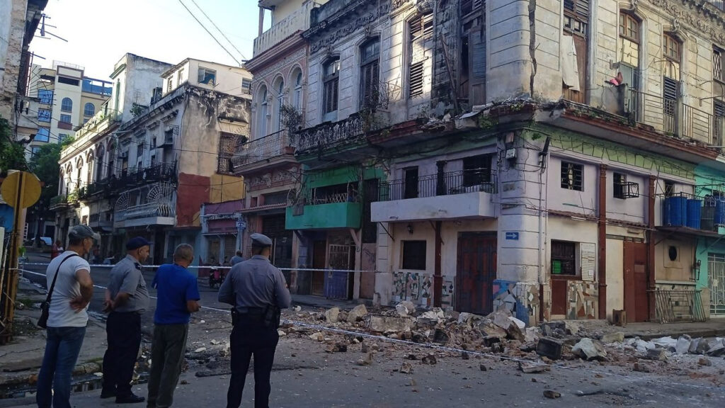 another-building-collapse-in-a-central-corner-of-centro-habana-alarms-the-neighbors