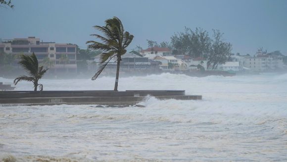 el-huracan-beryl-toca-tierra-en-el-caribe