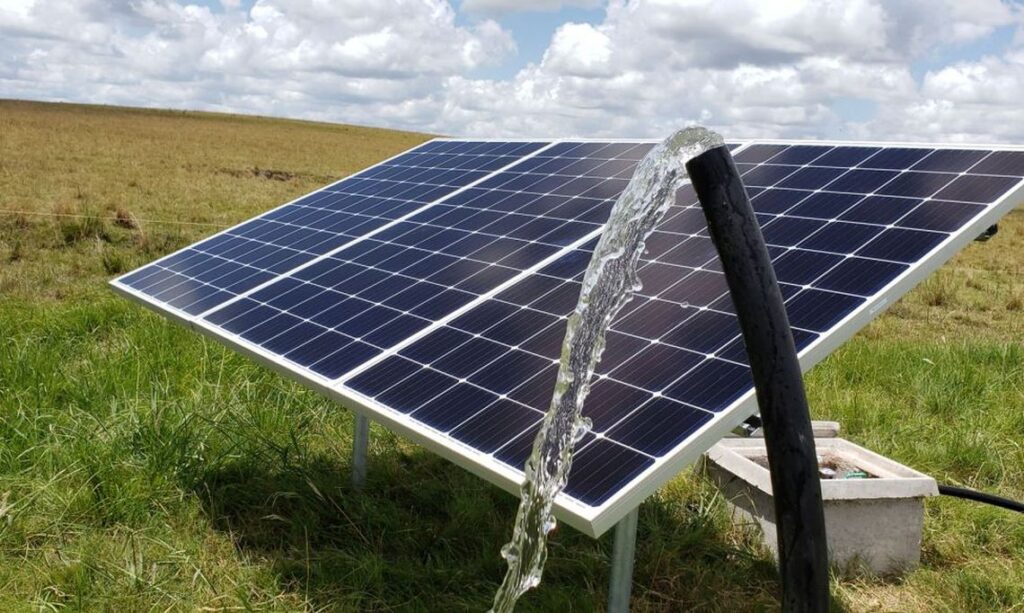 paneles-solares-para-el-bombeo-de-agua-en-holguin:-pan-para-hoy,-hambre-para-manana