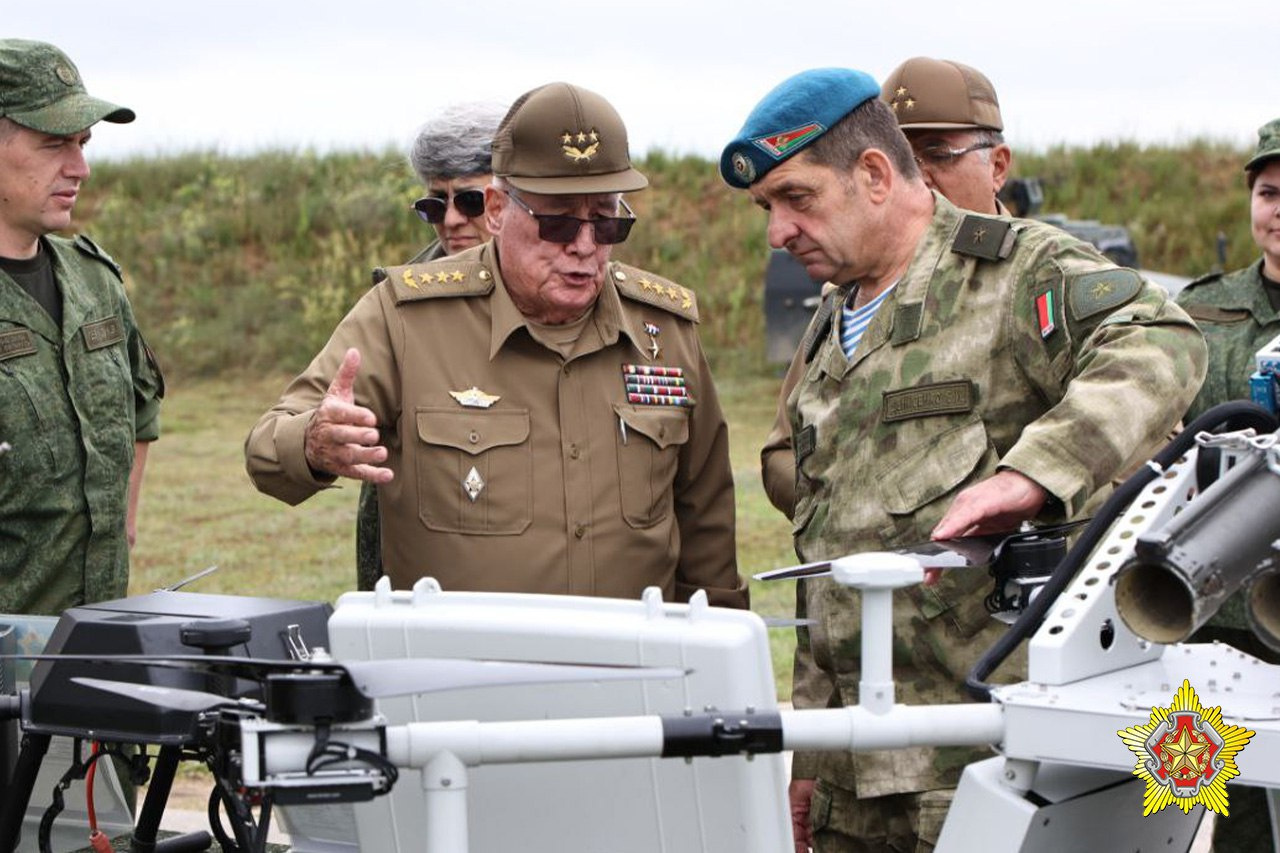 belarus-presents-a-‘sample-of-weapons’-to-a-cuban-army-delegation