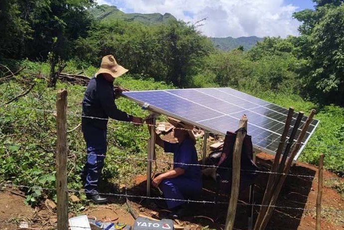new-solar-panel-systems-set-up-in-central-cuba