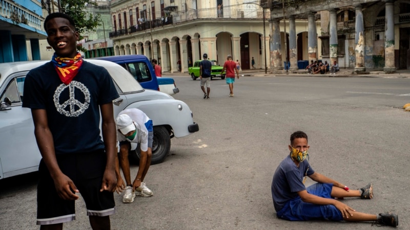 talleres-creativos-para-adolescentes-en-cuba-en-un-verano-con-pocas-opciones