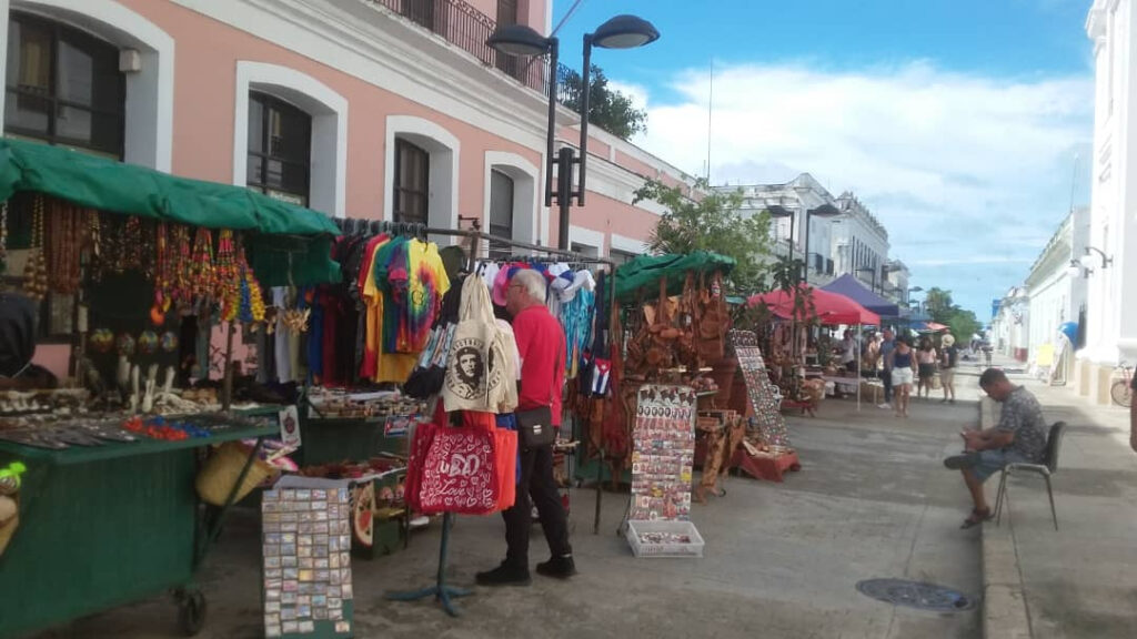 the-economic-debacle-of-cienfuegos,-cuba,-abandoned-by-international-tourism