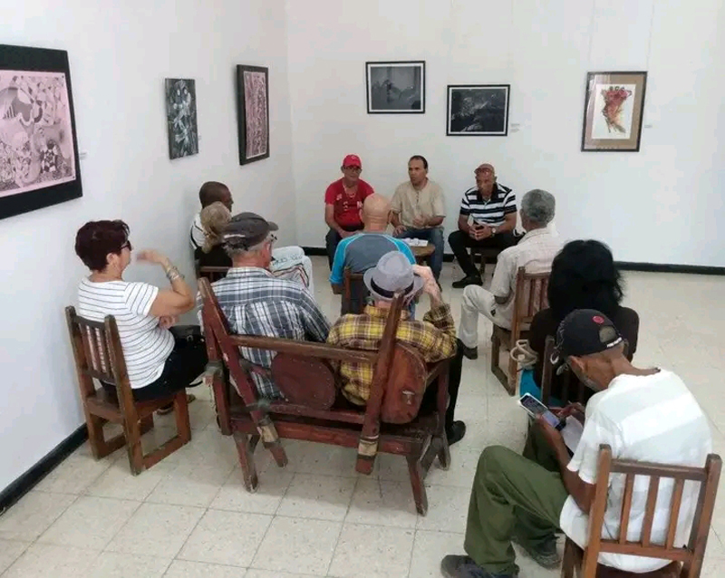 dialogaron-en-holguin-sobre-el-evento-“arte-y-pensamiento”