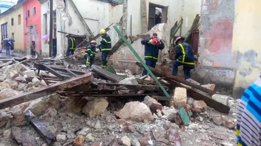 a-60-year-old-man-dies-in-the-collapse-of-a-building-in-guanabacoa,-cuba