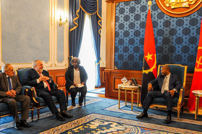 angolan-president-receives-cuban-delegation