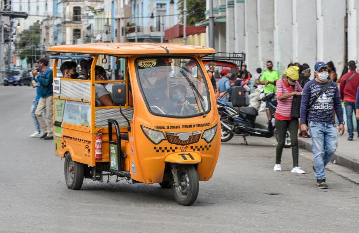 comenzaron-a-prestar-servicio-triciclos-electricos-en-santiago-de-cuba